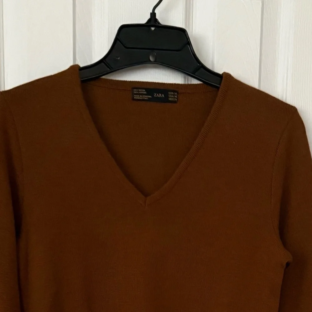 H & M  Fall Brown V neck swater, M